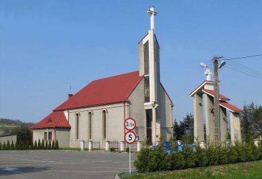 Kościół – Parafia Wniebowstąpienia Pańskiego, Kielnarowa