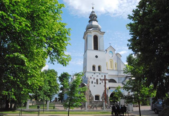 Kościół – Parafia Narodzenia Najświętszej Maryi Panny, Szczerców