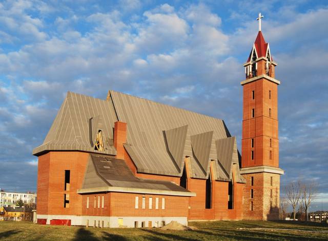 Kościół – Parafia Zesłania Ducha Świętego, Aleksandrów Łódzki