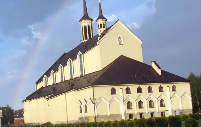 Kościół – Parafia Trójcy Przenajświętszej, Mielec