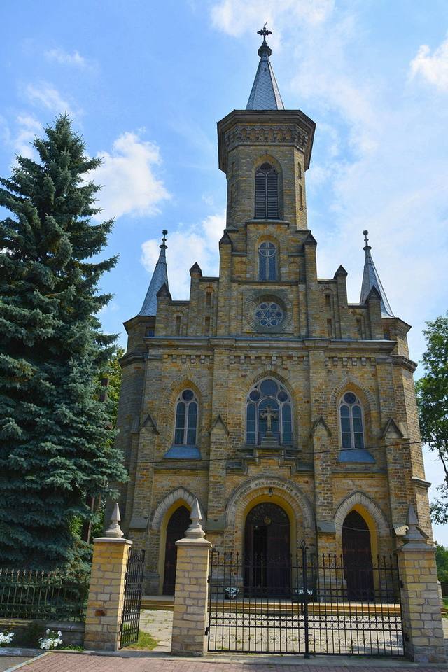 Kościół – Parafia Świętych Apostołów Piotra i Pawła, Dąbrowa nad Czarną