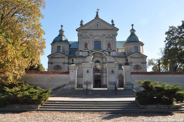 Kościół – Parafia Św. Filipa Neri i św. Jana Chrzciciela – Sanktuarium Matki Bożej Świętorodzinnej, Studzianna