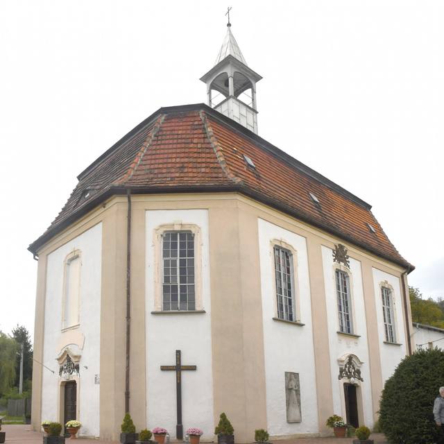 Kościół – Parafia Matki Bożej Różańcowej, Radomierz