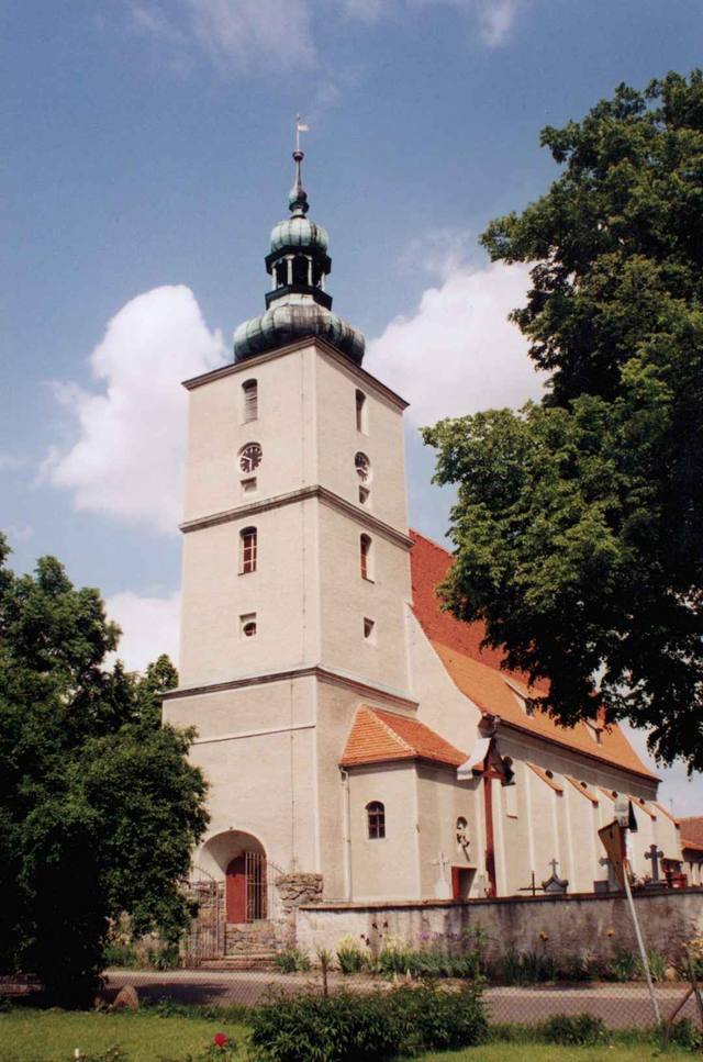 Kościół – Parafia Nawiedzenia Najświętszej Maryi Panny, Domaniów