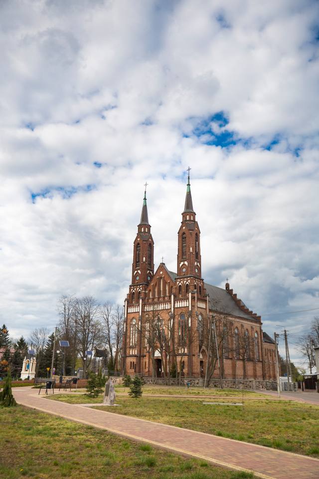 Kościół – Parafia Św. Jana Chrzciciela, Sadowne