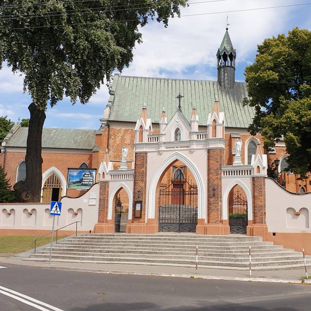 Kościół – Parafia Wniebowzięcia Najświętszej Maryi Panny, Izbica Kujawska