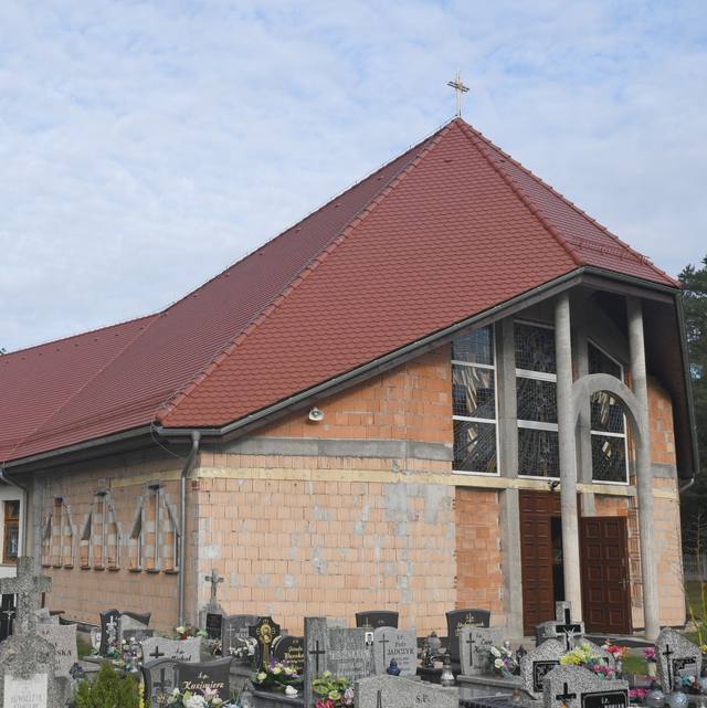 Kościół – Parafia Świętego Krzyża, Trzebień