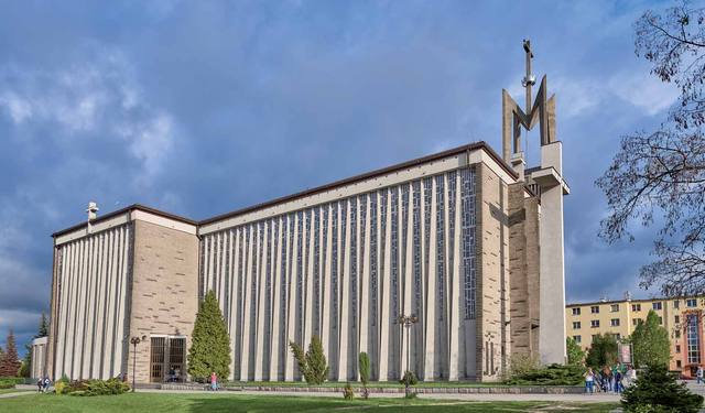Kościół – Parafia Matki Bożej Królowej Polski, Stalowa Wola