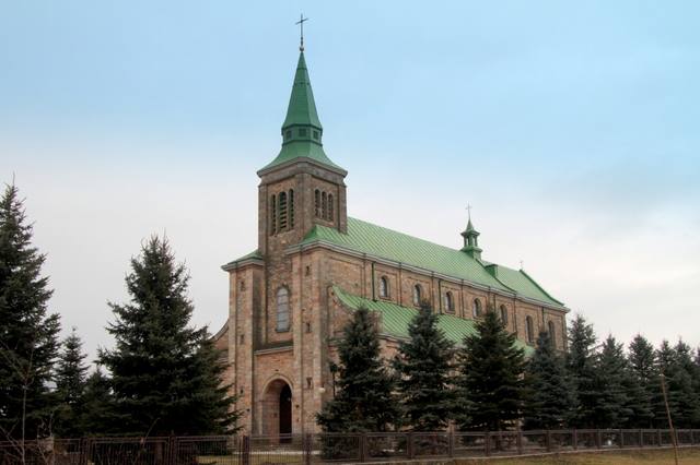 Kościół – Parafia Wniebowzięcia NMP i św. Tekli, Mnin