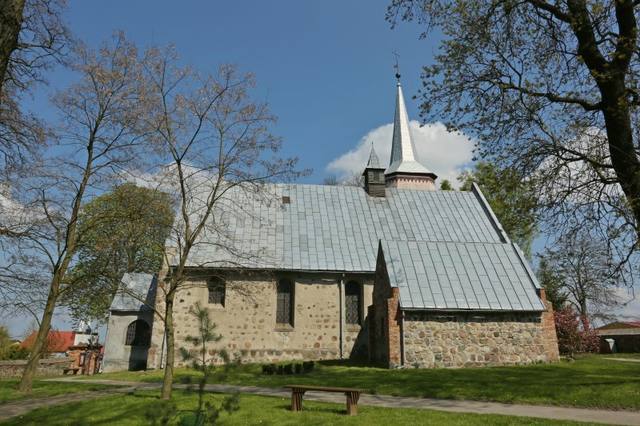 Kościół – Parafia Narodzenia NMP, Brzesko