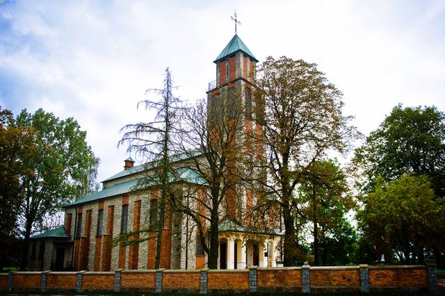Kościół – Parafia Jezusa Chrystusa Ukrzyżowanego, Szczałb