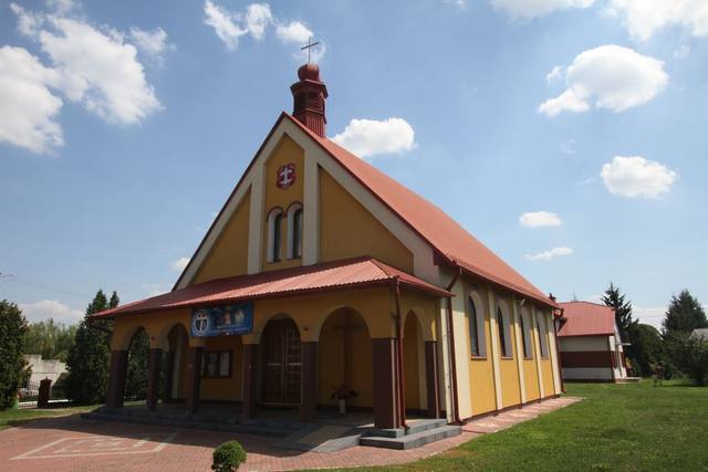Kościół – Parafia Miłosierdzia Bożego, Gozdów