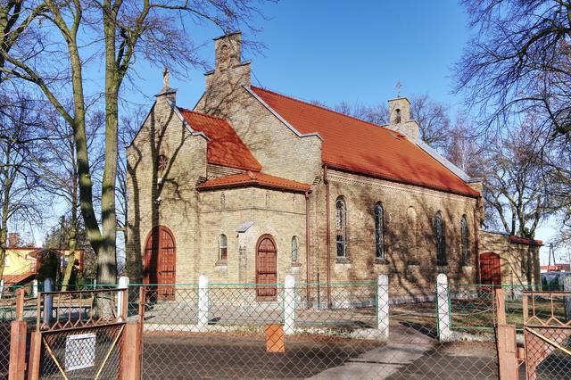 Kościół – Parafia MB Szkaplerznej, Ostrowo