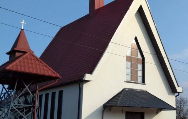 Kościół – Parafia Matki Bożej Nieustającej Pomocy i Świętego Kazimierza, Dąbrówka Wisłocka