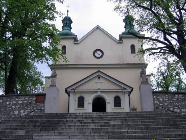 Kościół – Parafia Przenajświętszej Trójcy, Czernichów