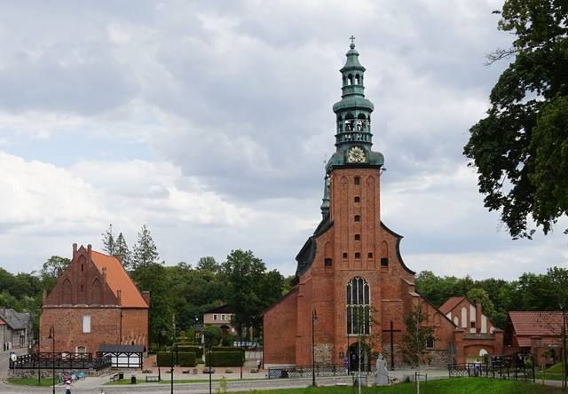 Kościół – Parafia Wniebowzięcia Najświętszej Maryi Panny. Kolegiata, Kartuzy