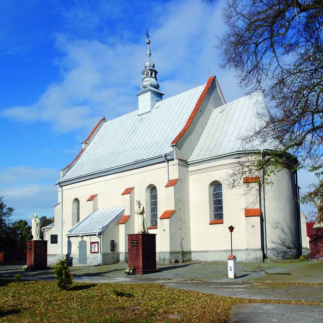 Kościół – Parafia Świętych Apostołów Piotra i Pawła, Grodzisko