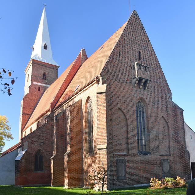 Kościół – Parafia Wniebowzięcia Najświętszej Maryi Panny, Ulesie