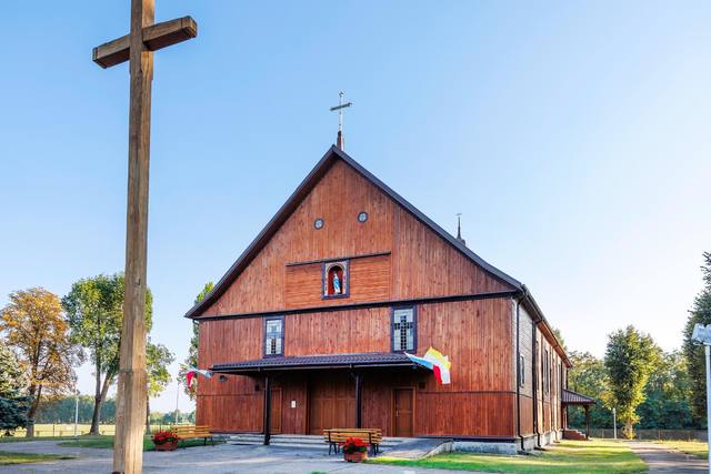 Kościół – Parafia MB Różańcowej, Kuzie