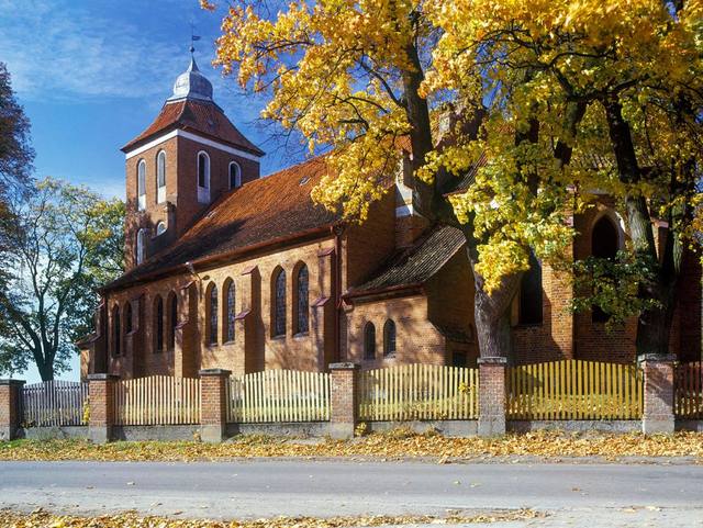 Kościół – Parafia Świętego Jana Apostoła i Ewangelisty, Bartąg