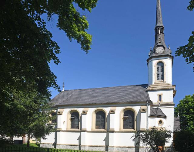 Kościół – Parafia Narodzenia Najświętszej Maryi Panny, Opolno-Zdrój