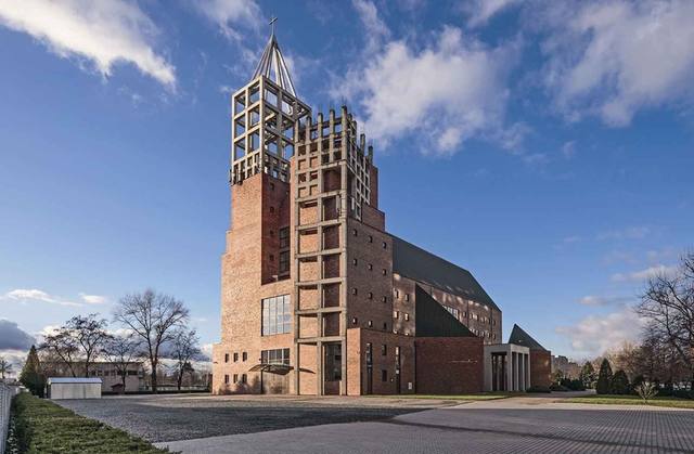 Kościół – Parafia Odkupiciela Świata, Wrocław-Polanka