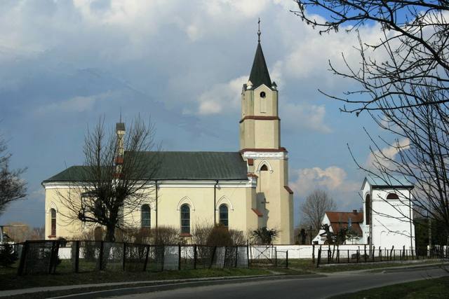 Kościół – Parafia Narodzenia Najświętszej Maryi Panny, Kryłów
