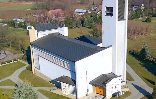 Kościół – Parafia Najświętszego Serca Pana Jezusa, Biadoliny Radłowskie