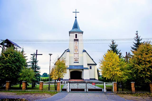Kościół – Parafia Matki Boskiej Królowej Polski, Dąbie