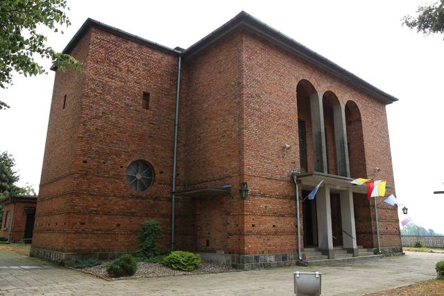 Kościół – Parafia Św. Mikołaja, Wszembórz