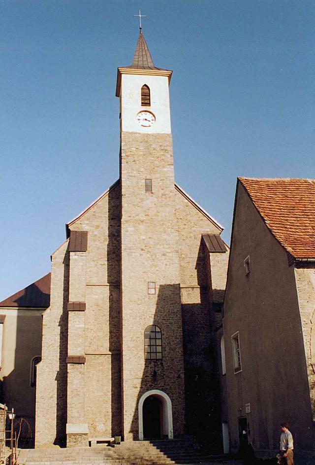 Kościół – Parafia Podwyższenia Krzyża Świętego, Strzelin