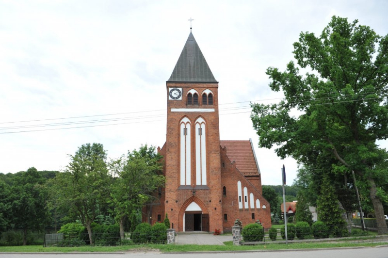 Kościół – Parafia Św. Franciszka Ksawerego, Przywidz