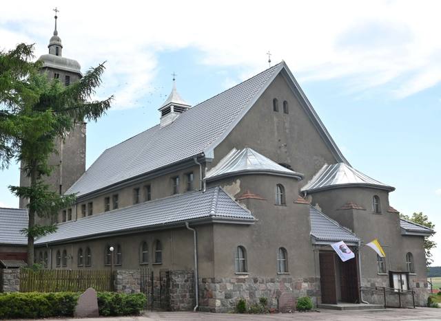 Kościół – Parafia Najświętszego Serca Pana Jezusa, Piece