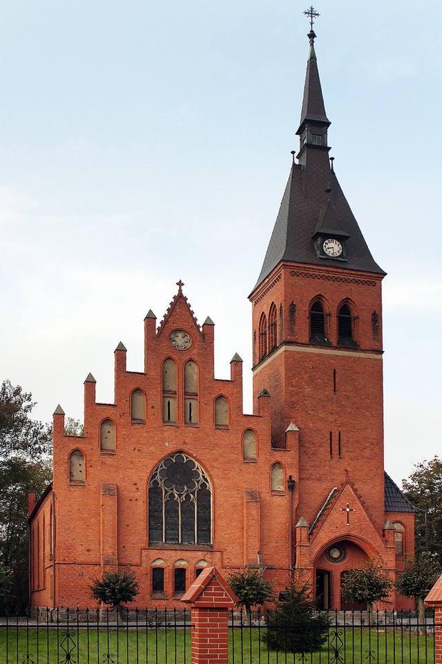 Kościół – Parafia Najświętszej Maryi Panny Królowej Polski, Bukowiec Pomorski
