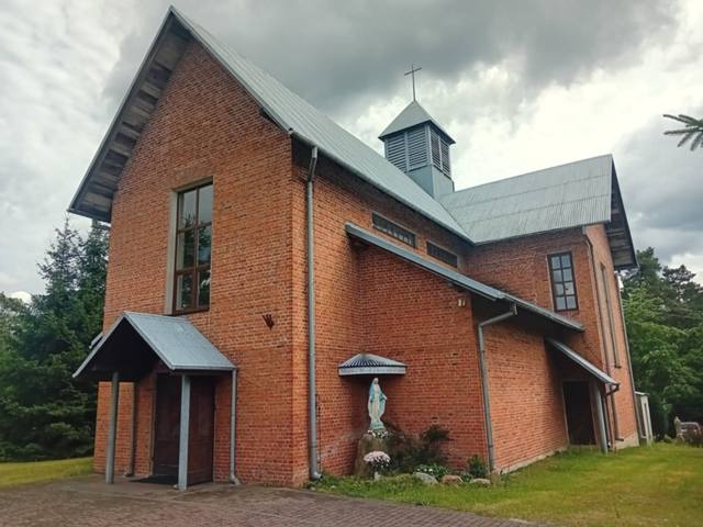 Kościół – Parafia Narodzenia Najświętszej Maryi Panny, Swolszewice Małe,