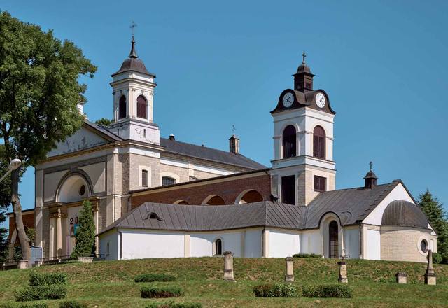Kościół – Parafia Św. Stanisława Biskupa i Męczennika, Ożarów