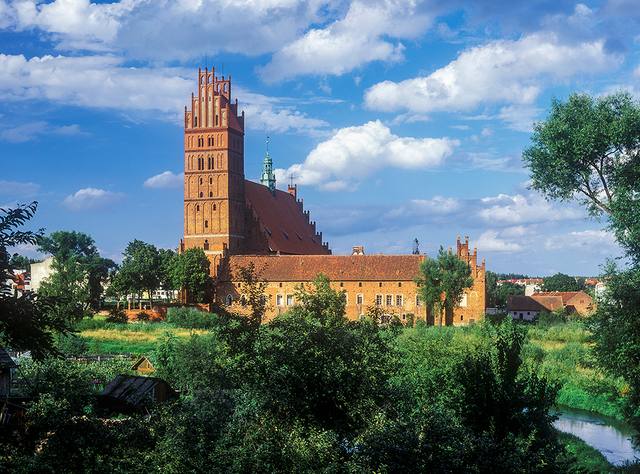 Kościół – Parafia Najświętszego Zbawiciela i Wszystkich Świętych, Dobre Miasto