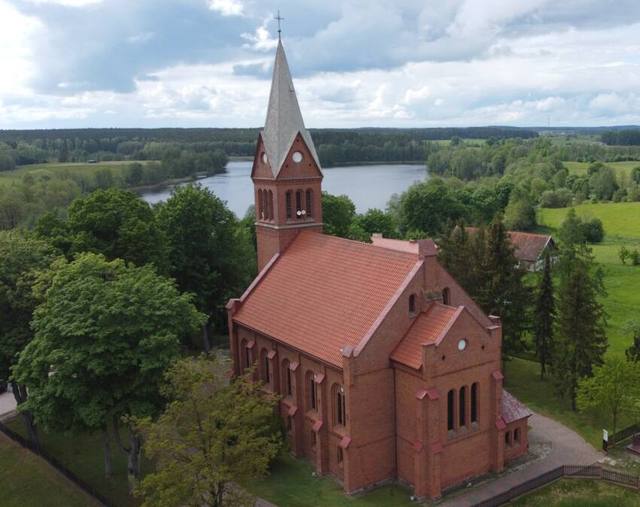 Kościół – Parafia Matki Bożej Wspomożenia Wiernych, Klusy