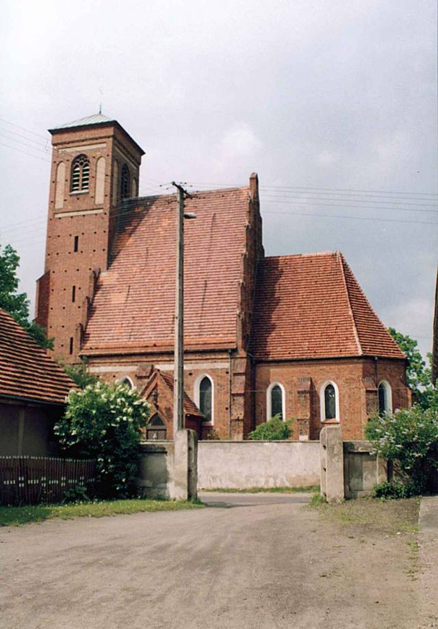 Kościół – Parafia Św. Michała Archanioła, Chróścina