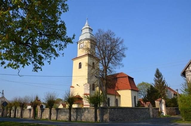 Kościół – Parafia Świętych Apostołów Szymona i Judy Tadeusza, Gościsław