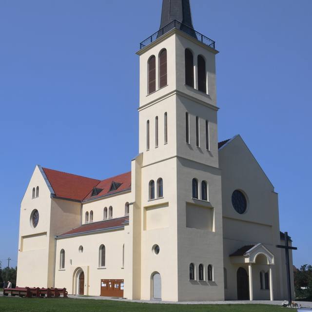 Kościół – Parafia Podwyższenia Krzyża Świętego, Legnica