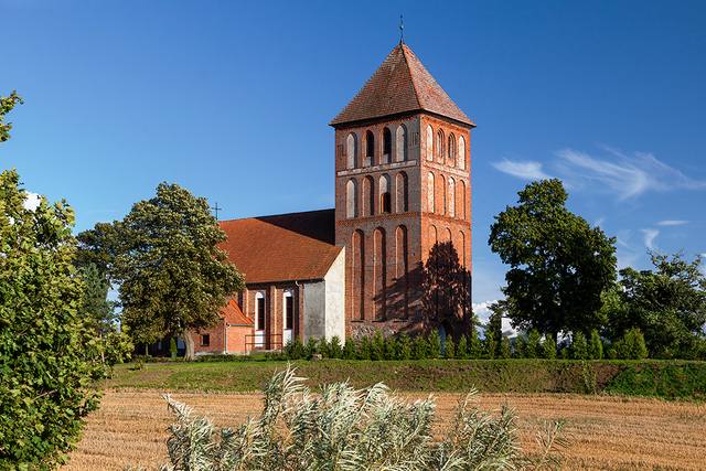 Kościół – Parafia Najświętszej Maryi Panny Królowej Polski, Garbno