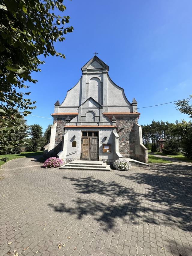 Kościół – Parafia Najświętszego Serca Pana Jezusa, Lubichowo