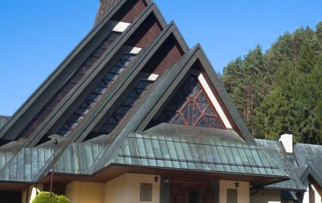Kościół – Parafia Najświętszej Maryi Panny Wniebowziętej, Ochotnica Górna