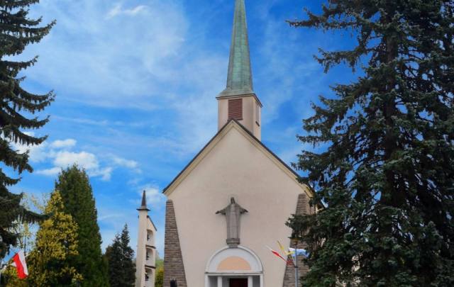 Kościół – Parafia Najświętszego Serca Pana Jezusa, Błonie