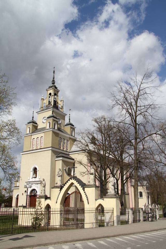 Kościół – Parafia Świętej Trójcy, Białobrzegi Radomskie