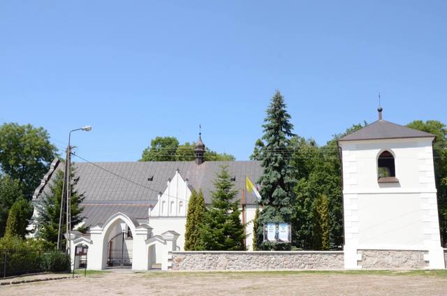Kościół – Parafia Wszystkich Świętych, Karniewo