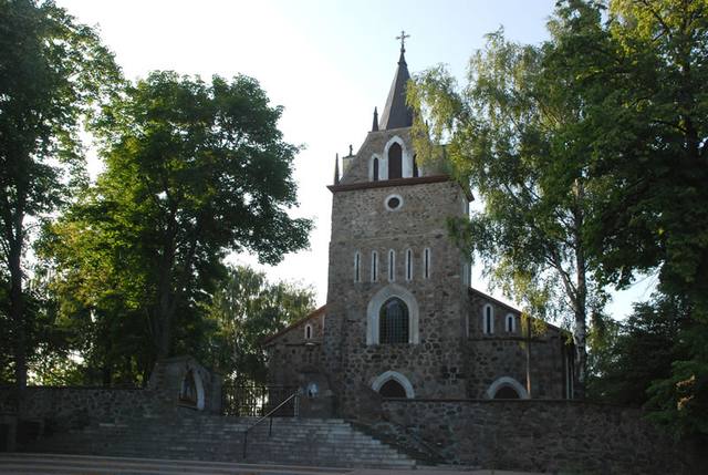 Kościół – Parafia Matki Boskiej Częstochowskiej i św. Kazimierza, Majewo