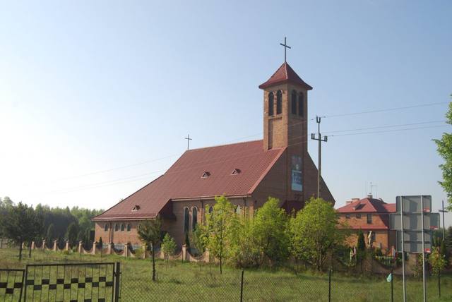 Kościół – Parafia Najświętszej Maryi Panny Różańcowej, Nowe Chrusty