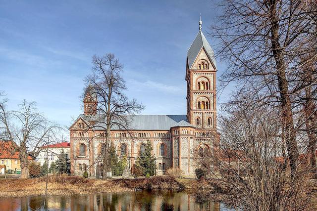 Kościół – Parafia Św. Stanisława Biskupa i Męczennika, Roztoka